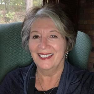 Meet your Posher, Carolyn